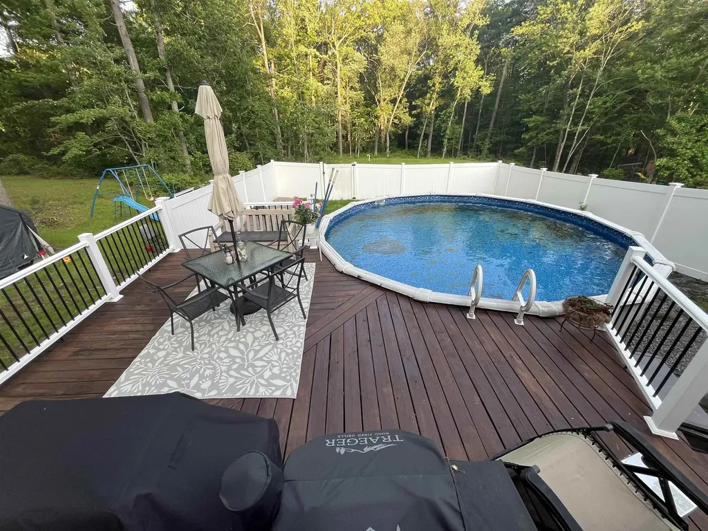 11 Pingree Hill Road Derry NH 03038