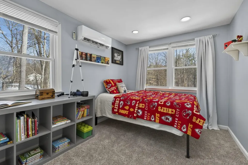 11 Pingree Hill Road Derry NH 03038