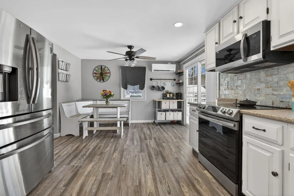 11 Pingree Hill Road Derry NH 03038