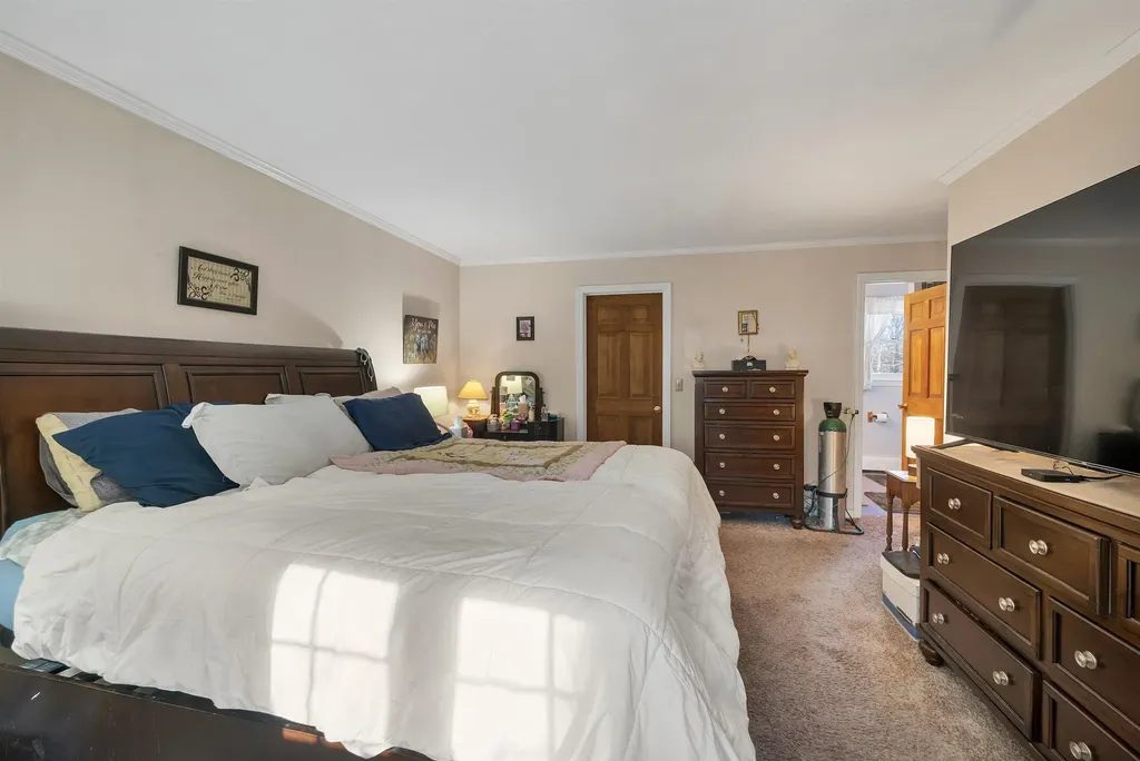 22 Nancy Court Alton NH 03809