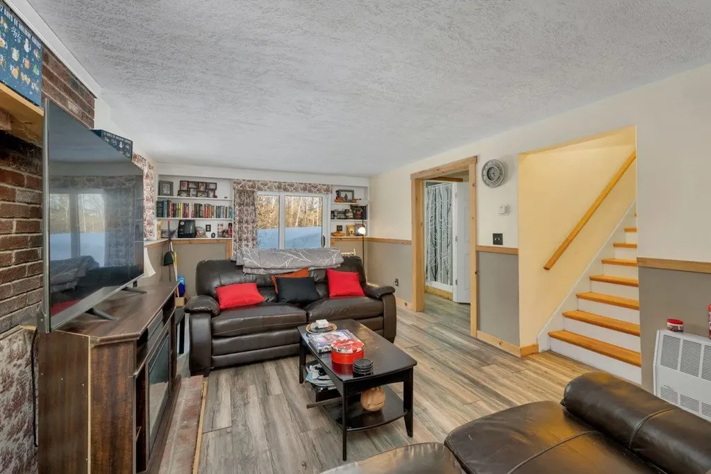 22 Nancy Court Alton NH 03809