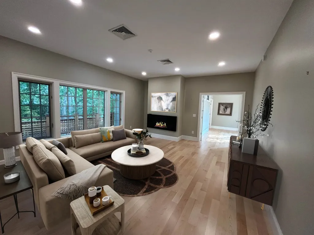 81 Front Street Exeter NH 03833