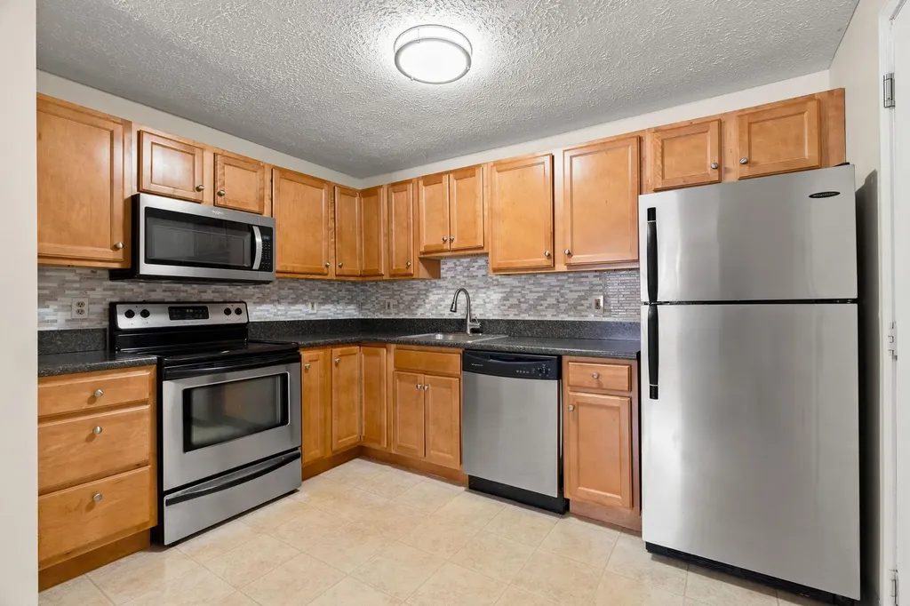 555 Calef Road Manchester NH 03103