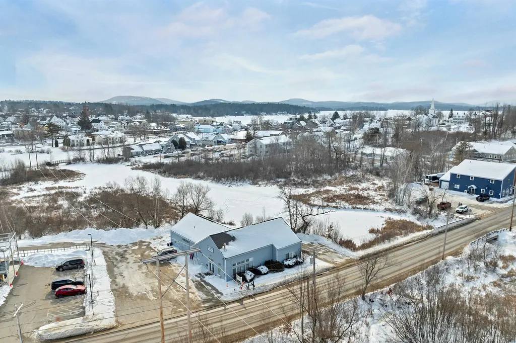 17 Bay Street Wolfeboro NH 03894