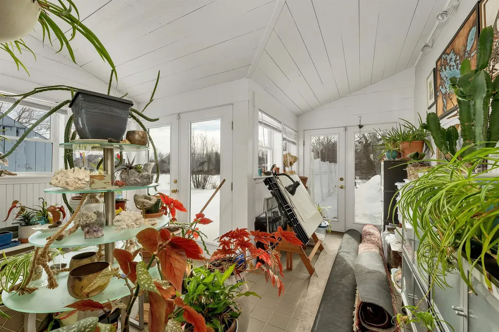 17 Bay Street Wolfeboro NH 03894