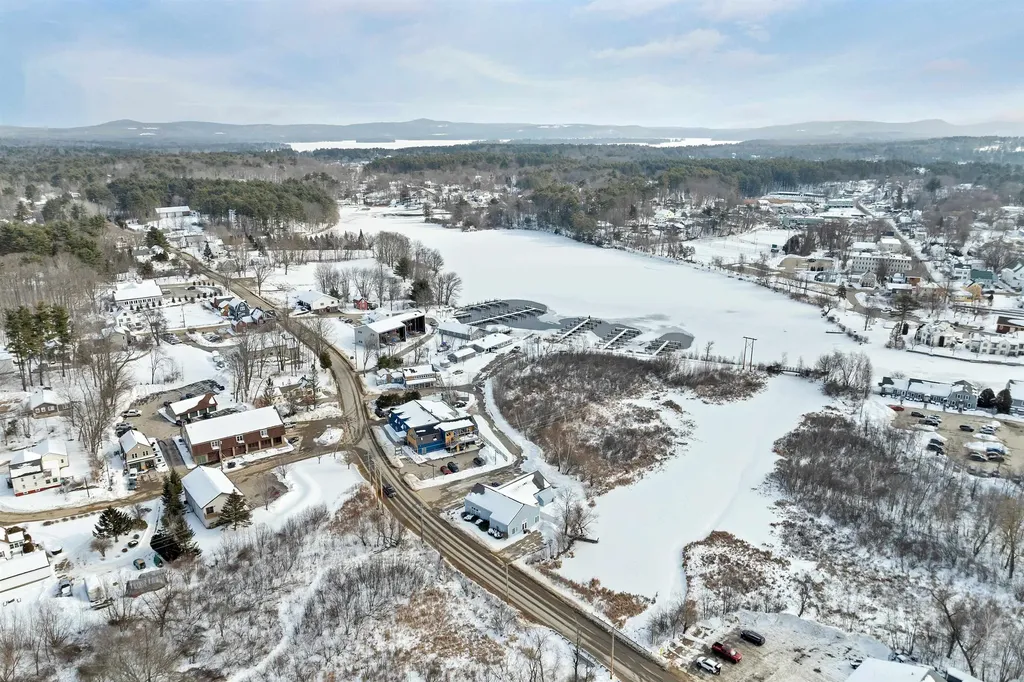 17 Bay Street Wolfeboro NH 03894