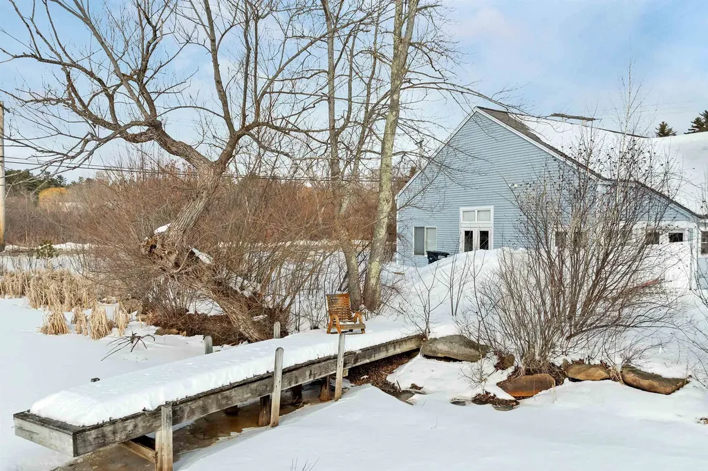 17 Bay Street Wolfeboro NH 03894