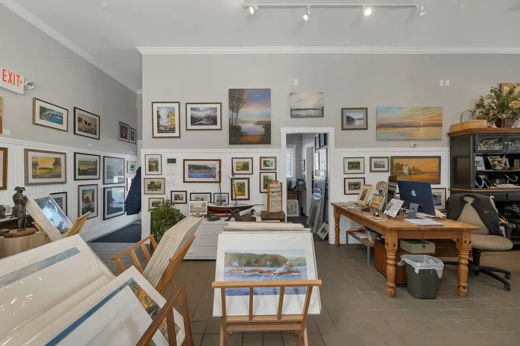 17 Bay Street Wolfeboro NH 03894