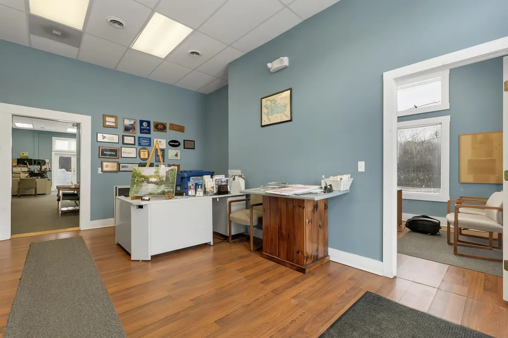 17 Bay Street Wolfeboro NH 03894