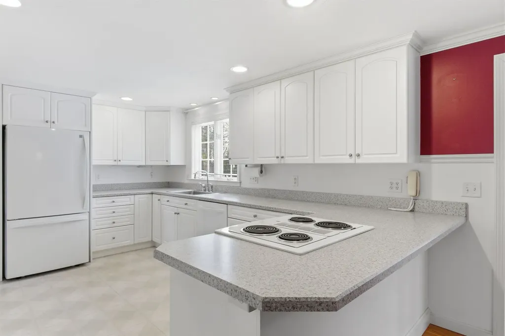 54 Wallingford Terrace Weare NH 03281