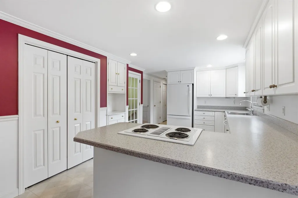 54 Wallingford Terrace Weare NH 03281