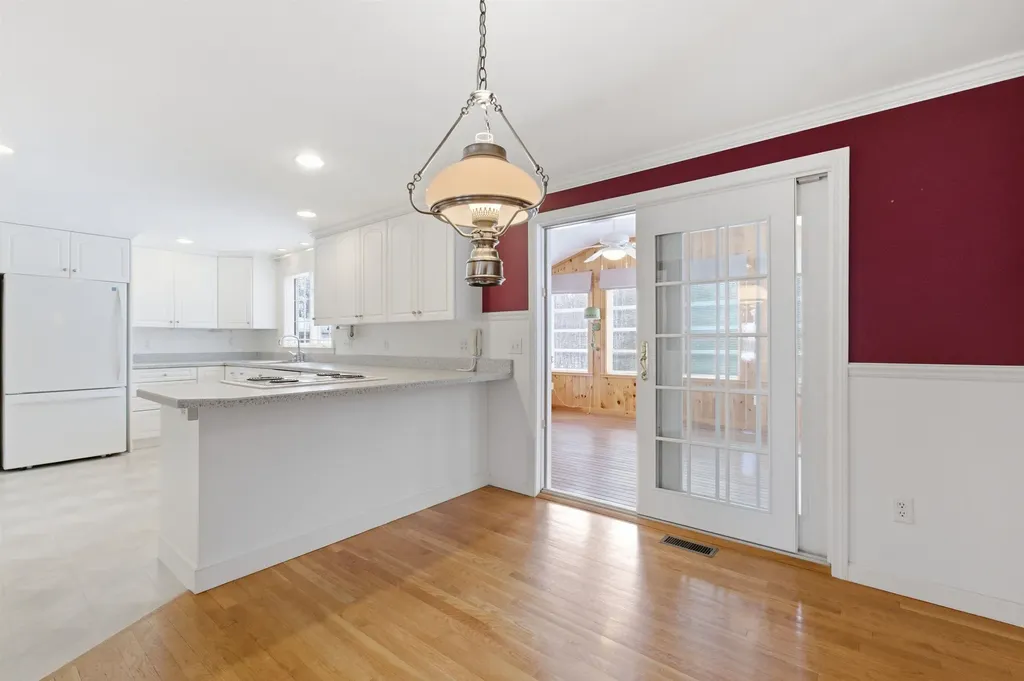 54 Wallingford Terrace Weare NH 03281