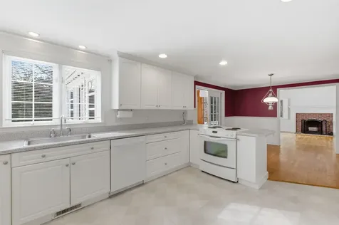 54 Wallingford Terrace Weare NH 03281