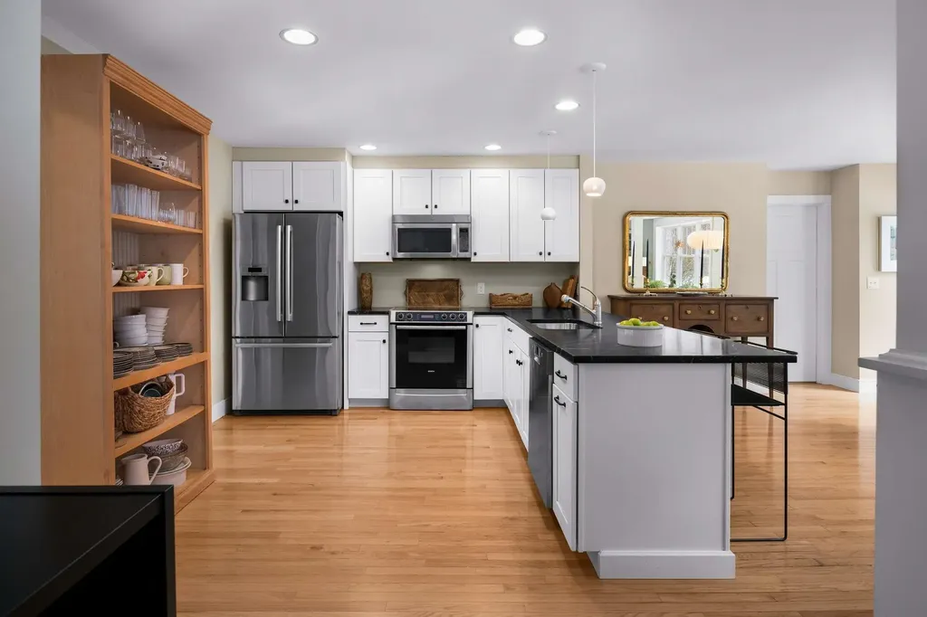 30 Drake Lane Kittery ME 03904