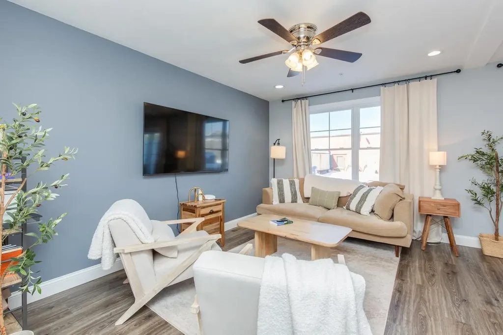 7 Dumaine Avenue Nashua NH 03063