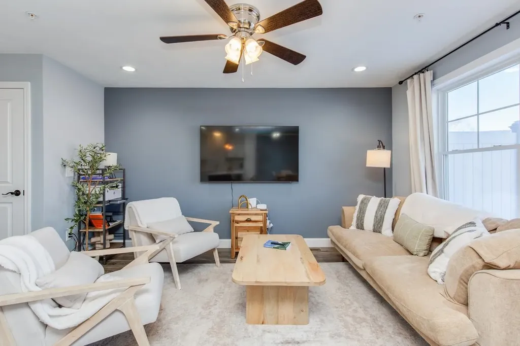 7 Dumaine Avenue Nashua NH 03063