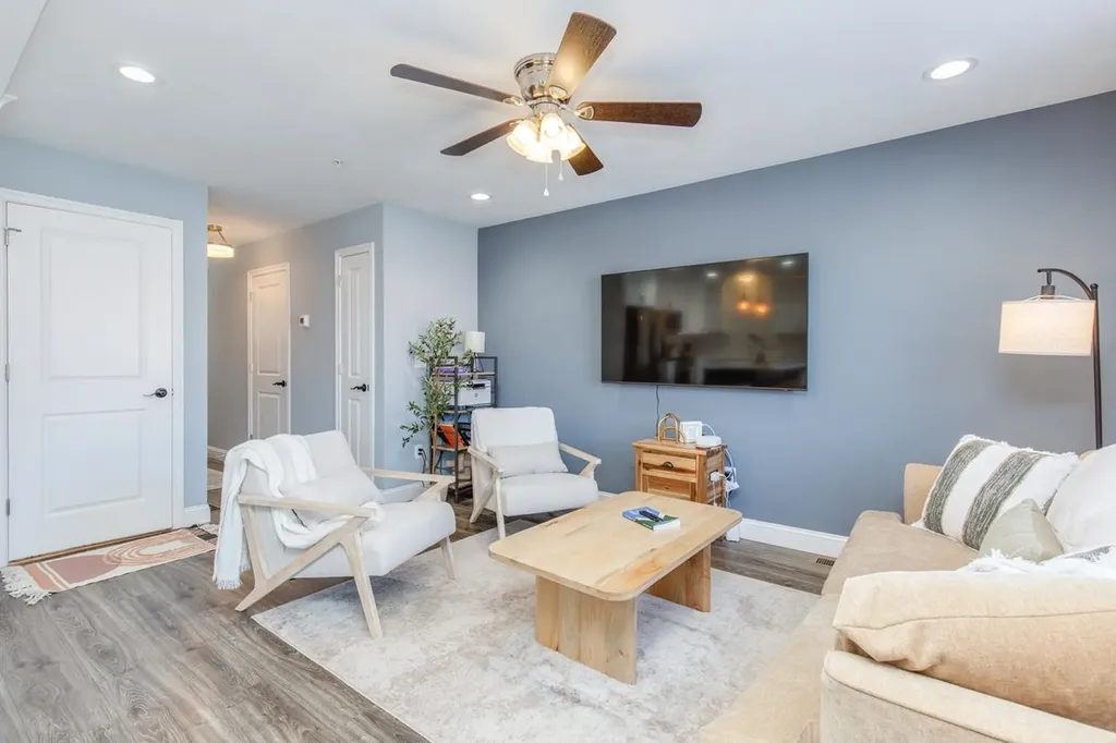 7 Dumaine Avenue Nashua NH 03063