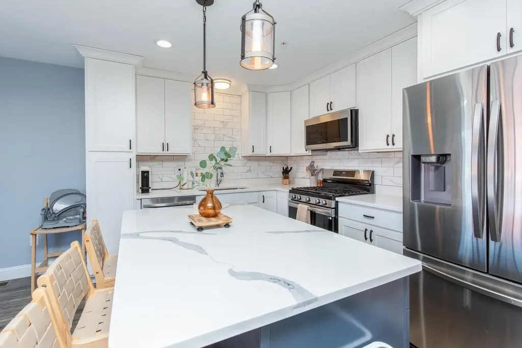 7 Dumaine Avenue Nashua NH 03063