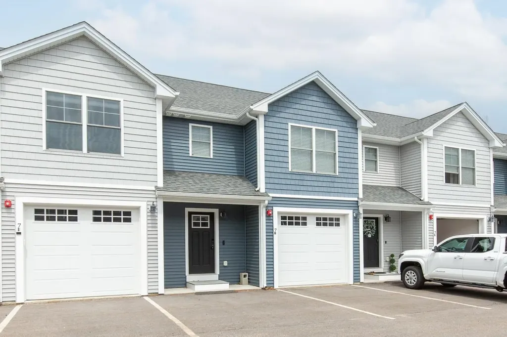7 Dumaine Avenue Nashua NH 03063
