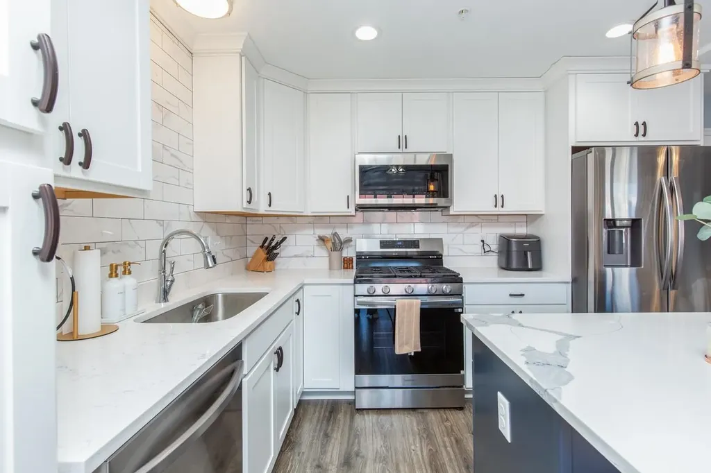 7 Dumaine Avenue Nashua NH 03063