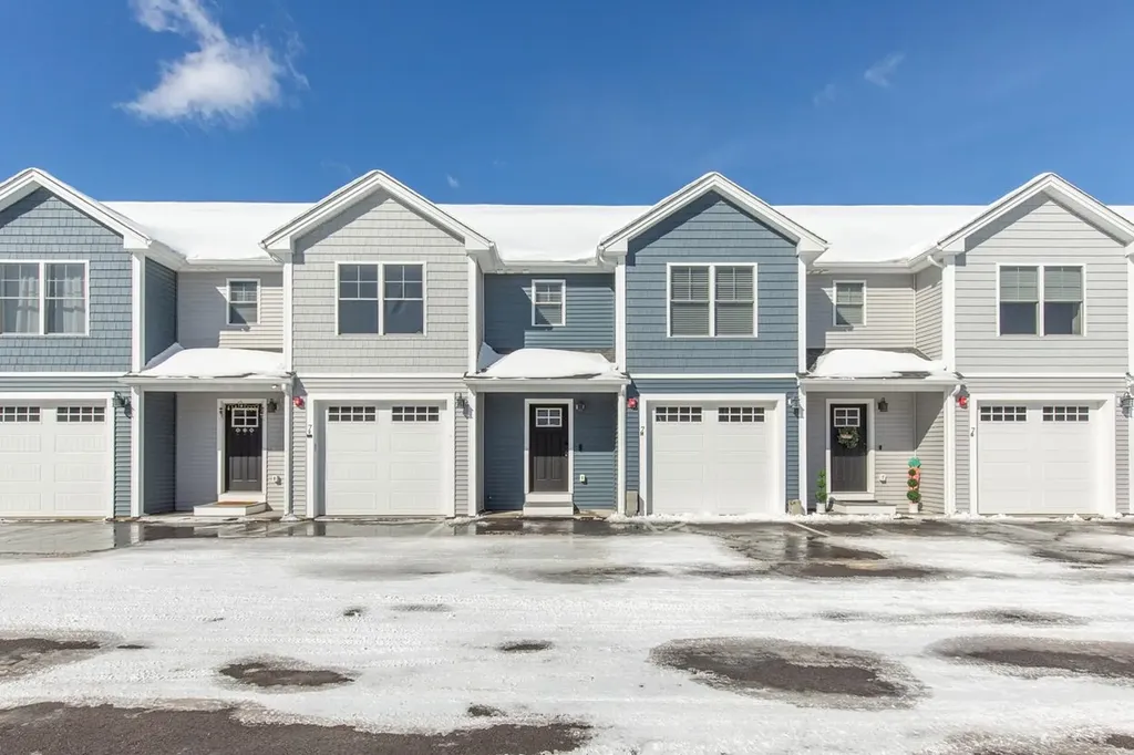 7 Dumaine Avenue Nashua NH 03063