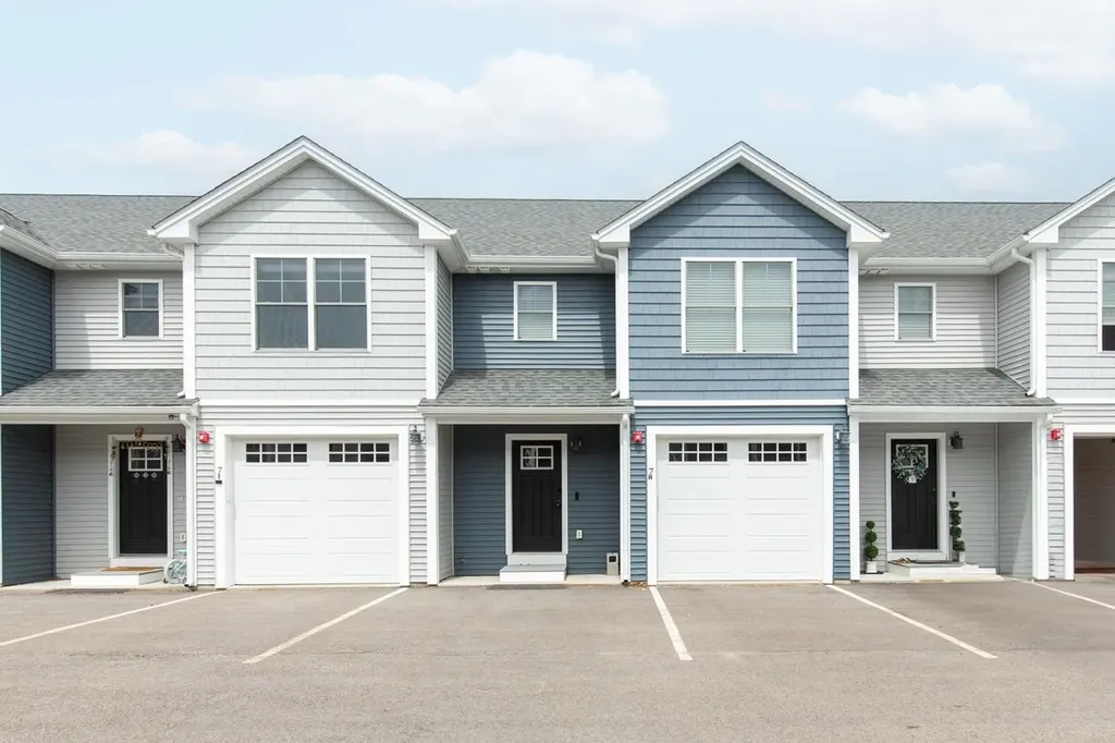 7 Dumaine Avenue Nashua NH 03063