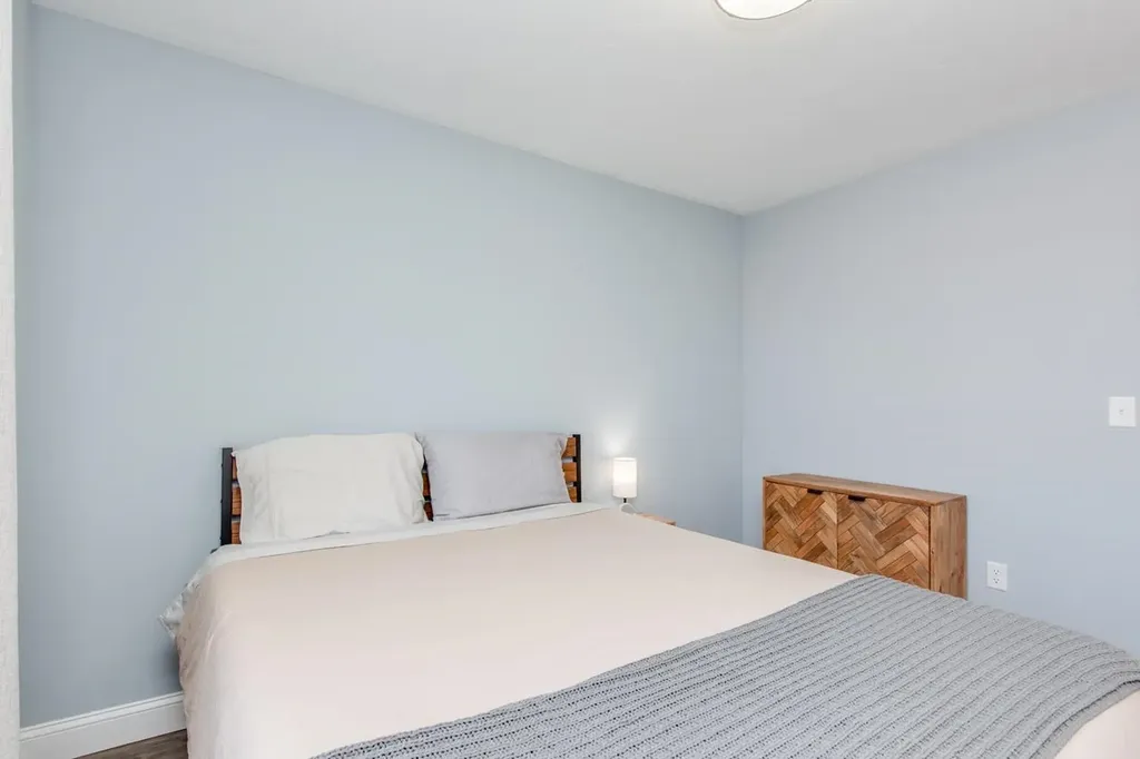 7 Dumaine Avenue Nashua NH 03063