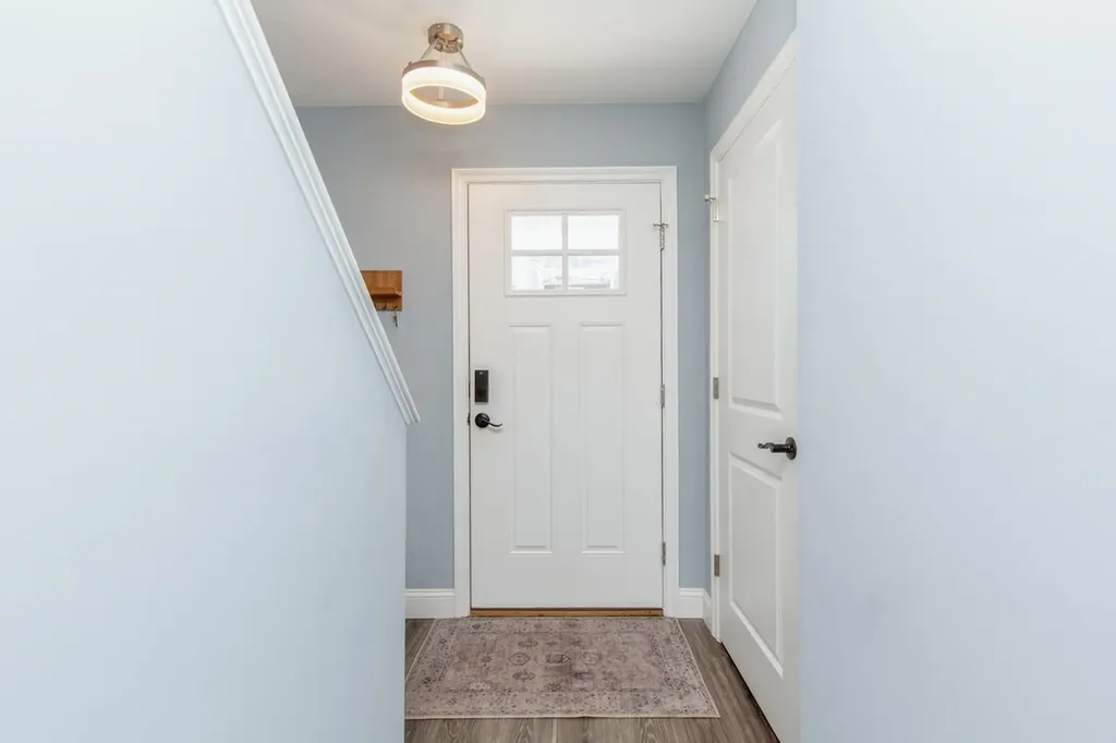 7 Dumaine Avenue Nashua NH 03063