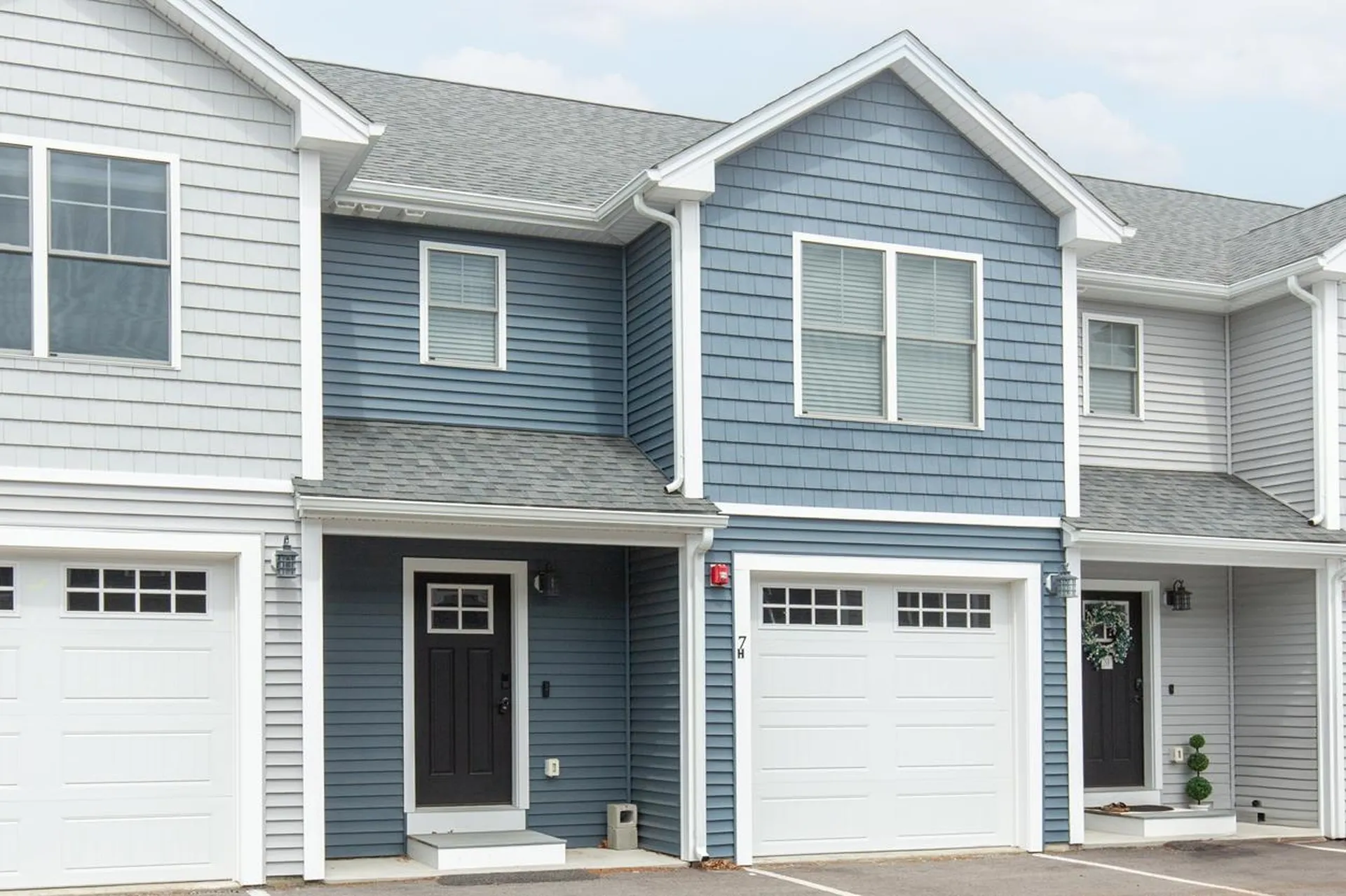 7 Dumaine Avenue Nashua NH 03063