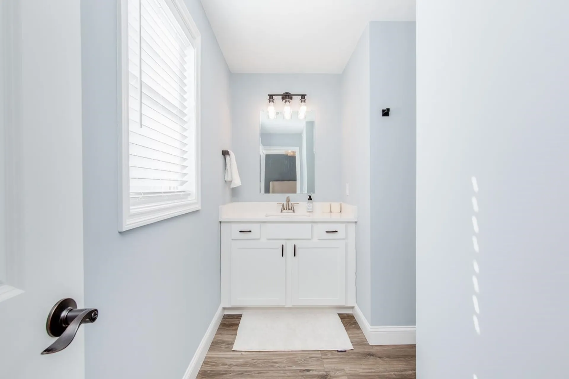 7 Dumaine Avenue Nashua NH 03063