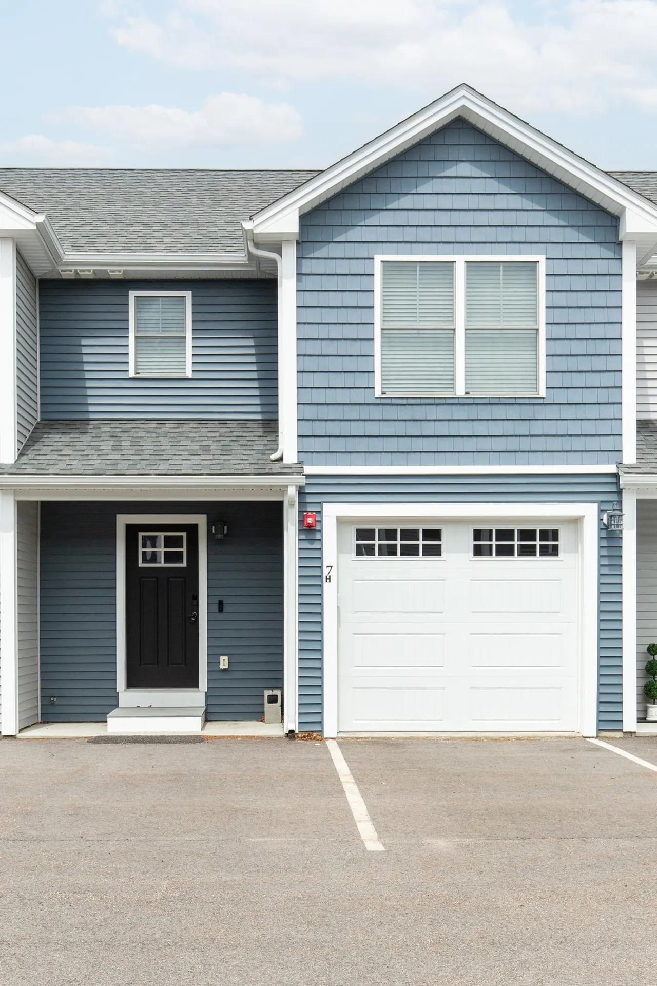 7 Dumaine Avenue Nashua NH 03063