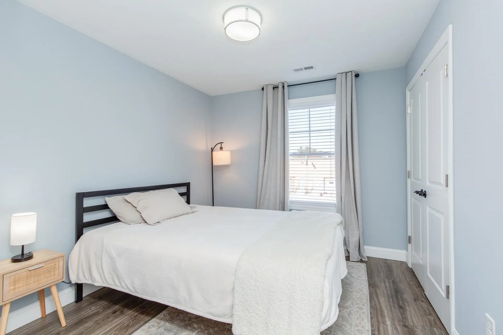 7 Dumaine Avenue Nashua NH 03063