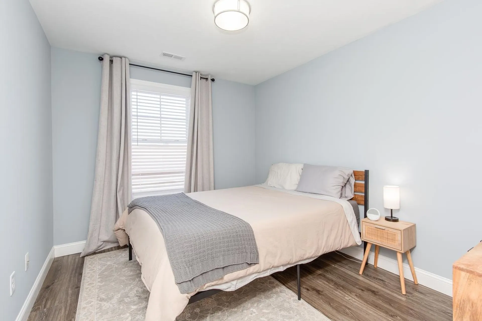 7 Dumaine Avenue Nashua NH 03063