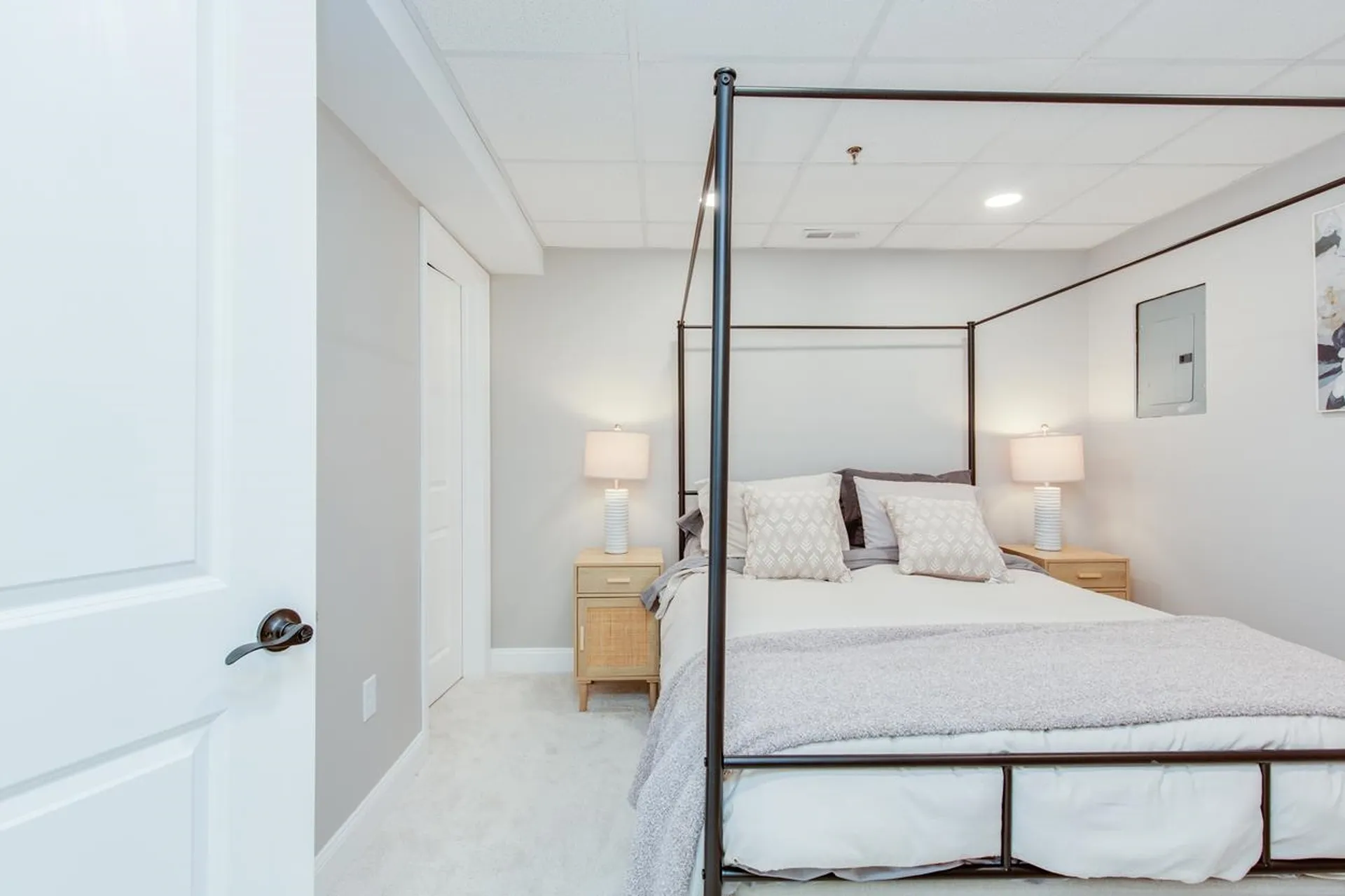 7 Dumaine Avenue Nashua NH 03063