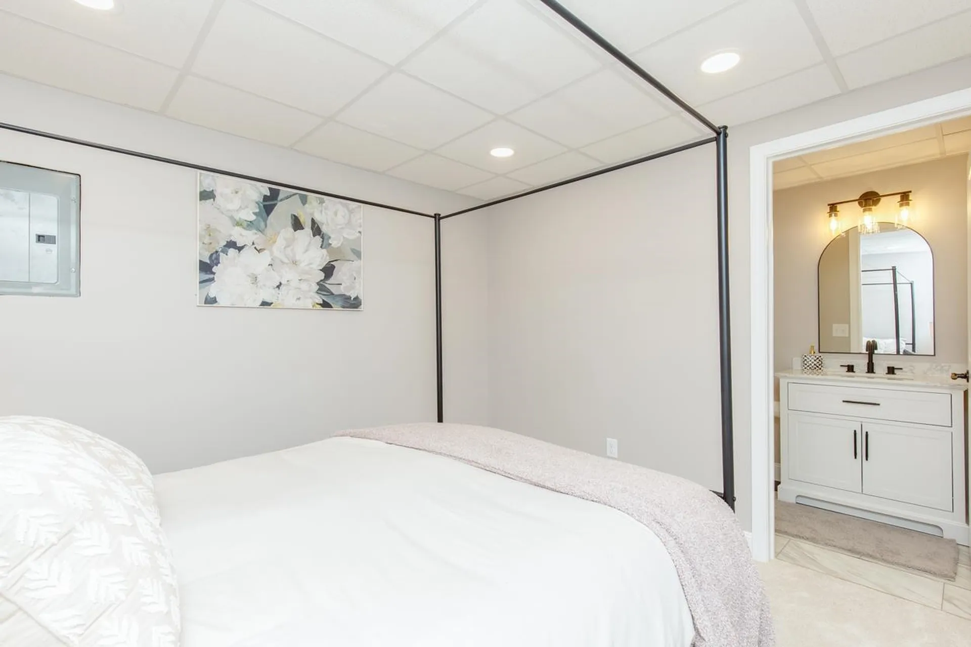 7 Dumaine Avenue Nashua NH 03063