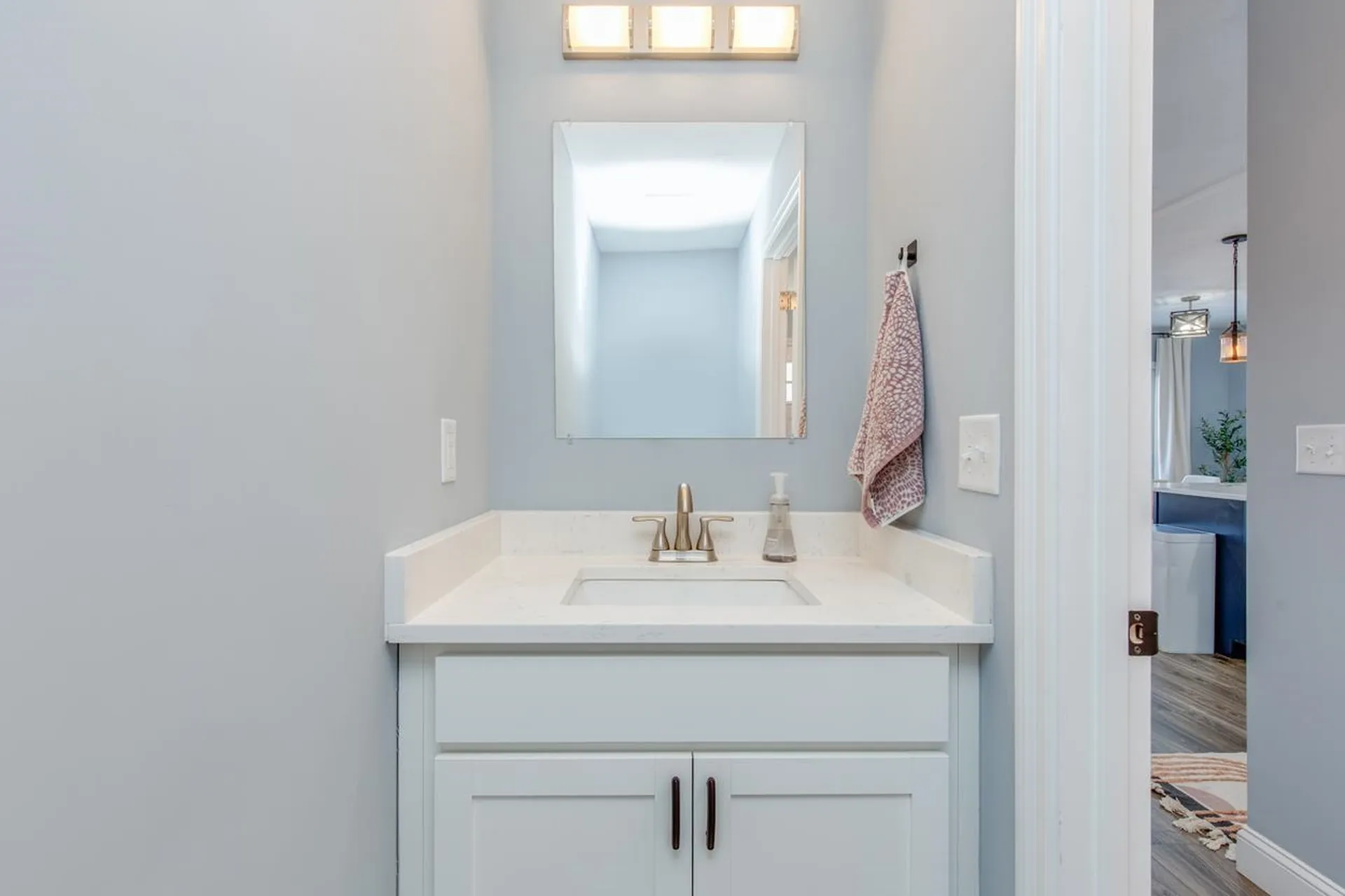 7 Dumaine Avenue Nashua NH 03063