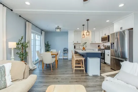 7 Dumaine Avenue Nashua NH 03063