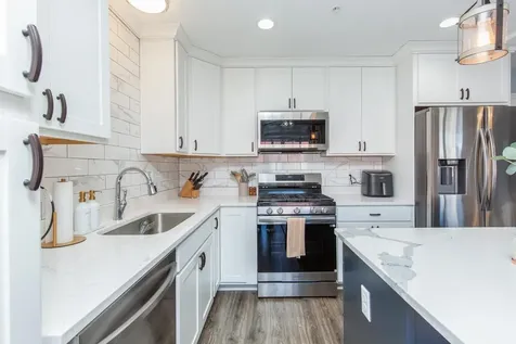 7 Dumaine Avenue Nashua NH 03063