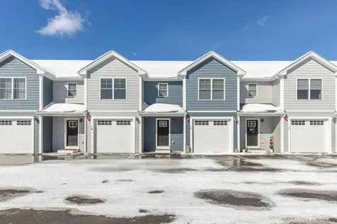 7 Dumaine Avenue Nashua NH 03063