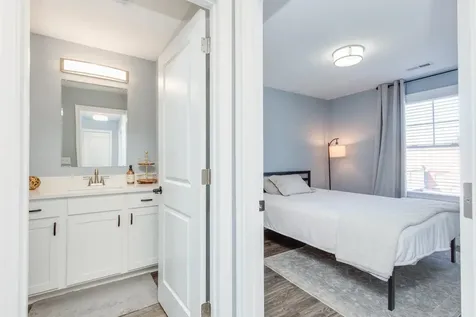 7 Dumaine Avenue Nashua NH 03063