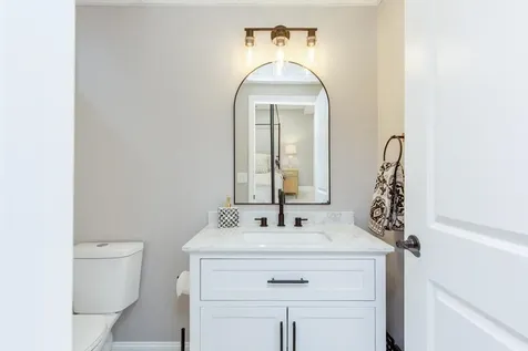 7 Dumaine Avenue Nashua NH 03063