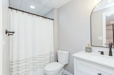 7 Dumaine Avenue Nashua NH 03063
