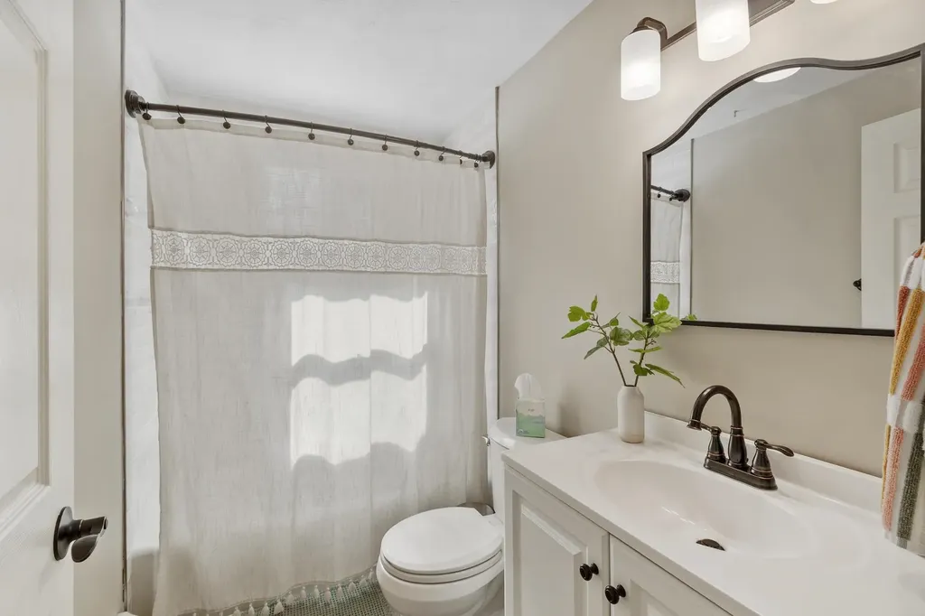 15 Briar Avenue Salem NH 03079