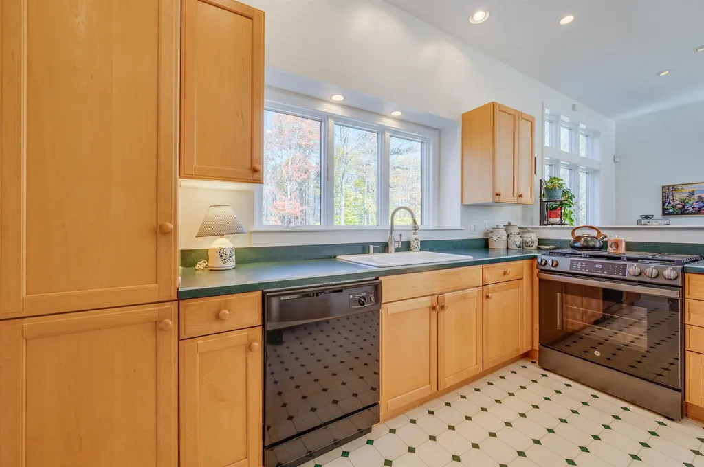 112 Apple Hill Road Sunapee NH 03782