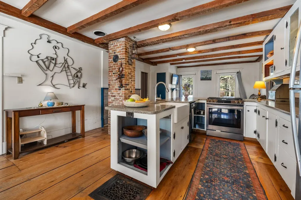 68 Doe Lane Newbury VT 05051