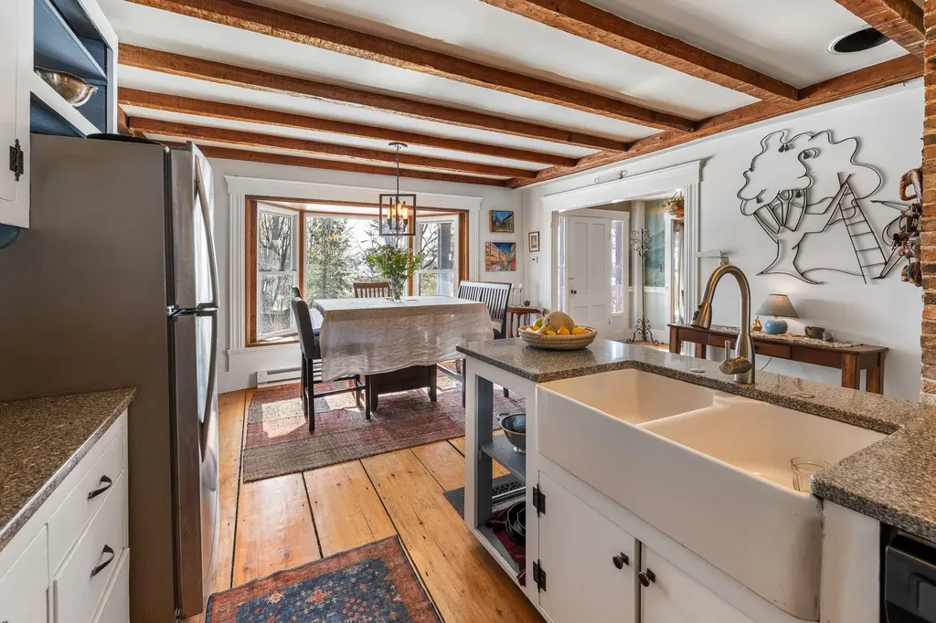 68 Doe Lane Newbury VT 05051