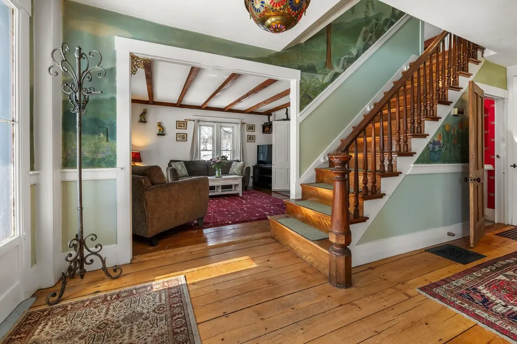 68 Doe Lane Newbury VT 05051