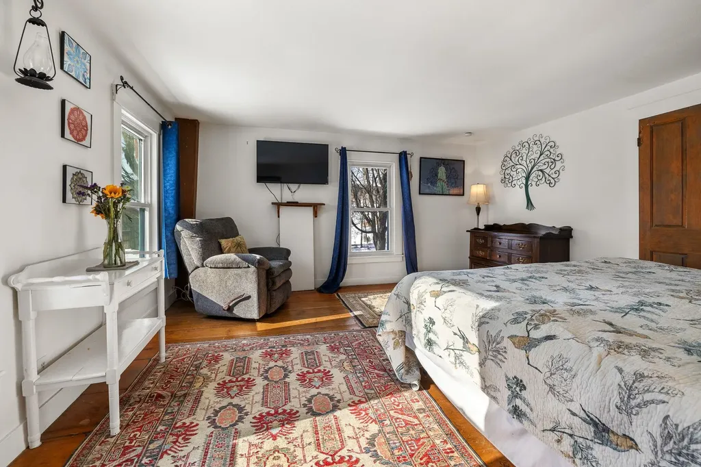 68 Doe Lane Newbury VT 05051