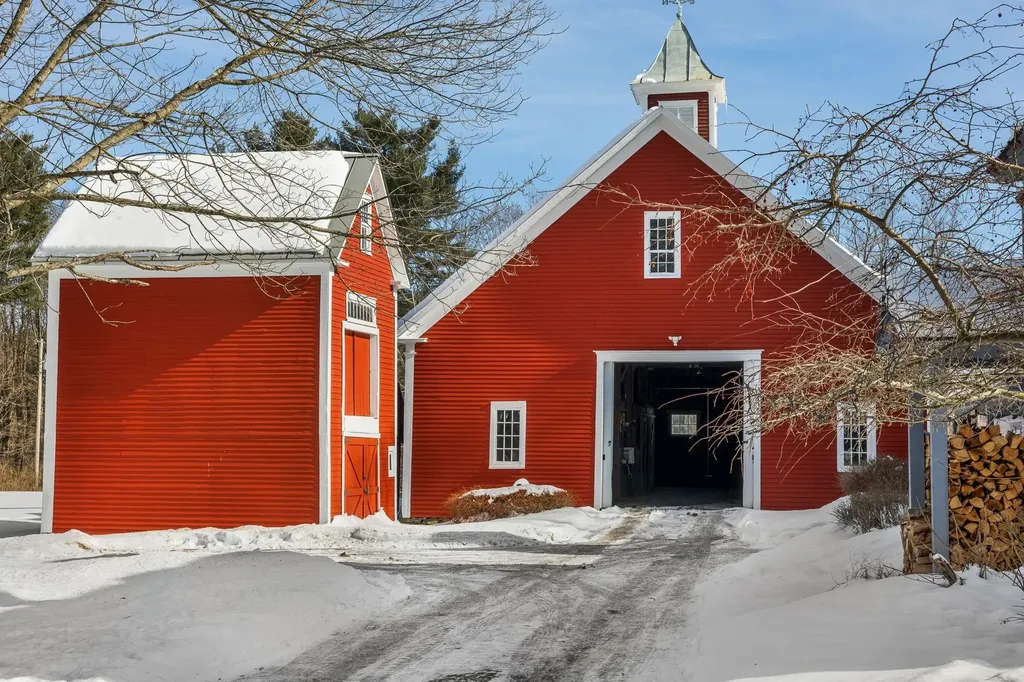 68 Doe Lane Newbury VT 05051