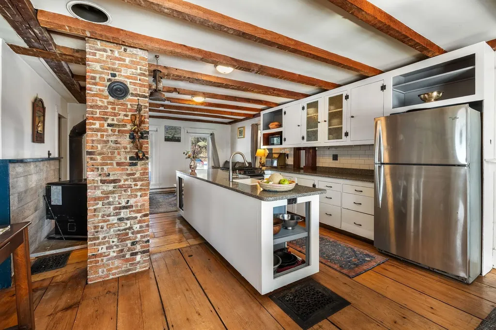 68 Doe Lane Newbury VT 05051